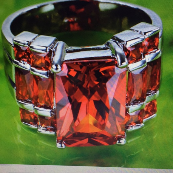 Stamped 925(sterling silver) 5 CARAT GARNET RING - Picture 7 of 7